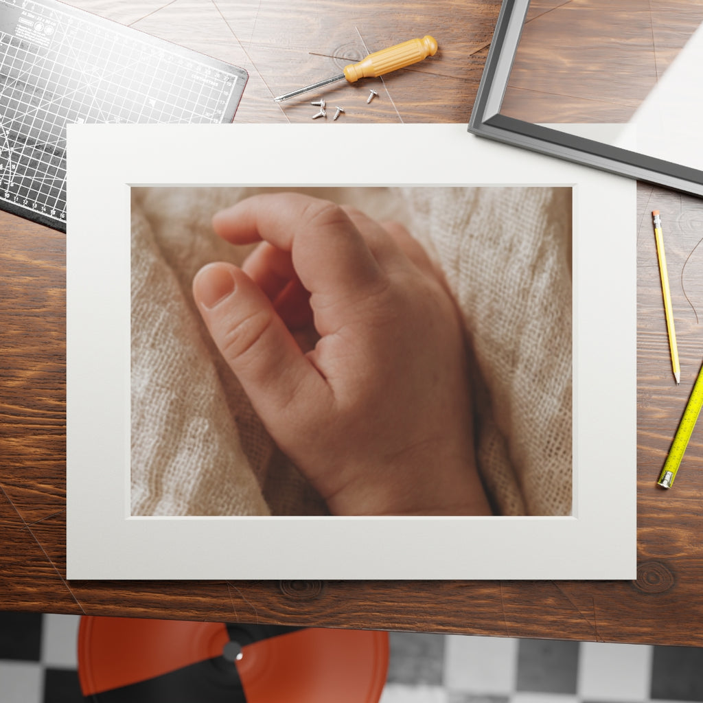 Fine Art Print - Tender Newborn Hand (14×11 & 20×16) |...