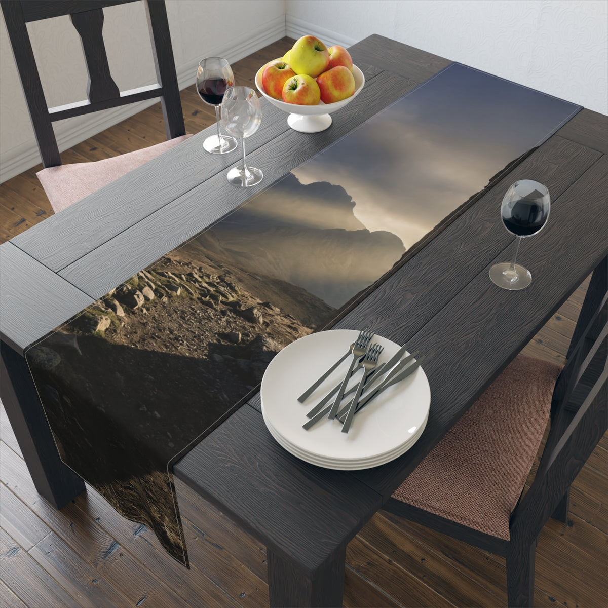 Table Runner - Echoes of Antiquity