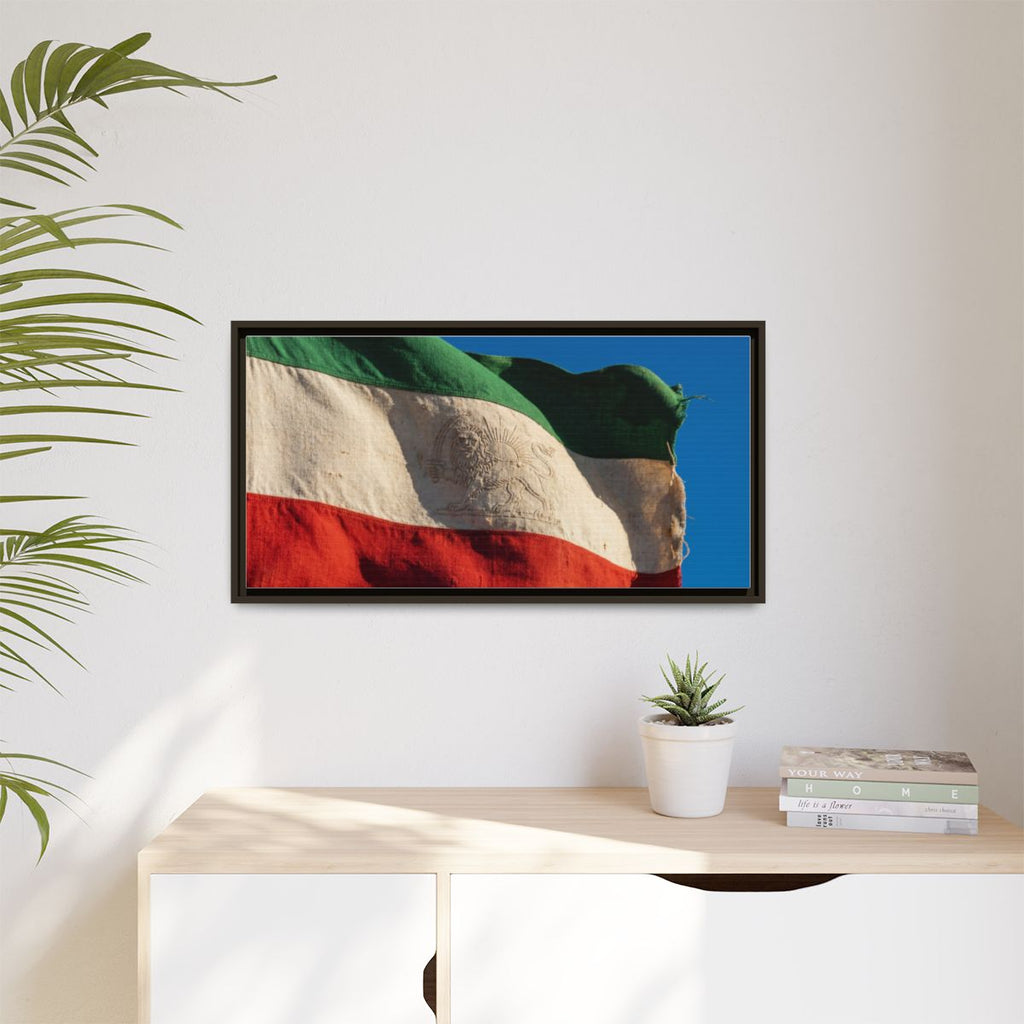 Gerahmte Leinwandkunst – Distressed Flag – Espresso / 3,18 cm