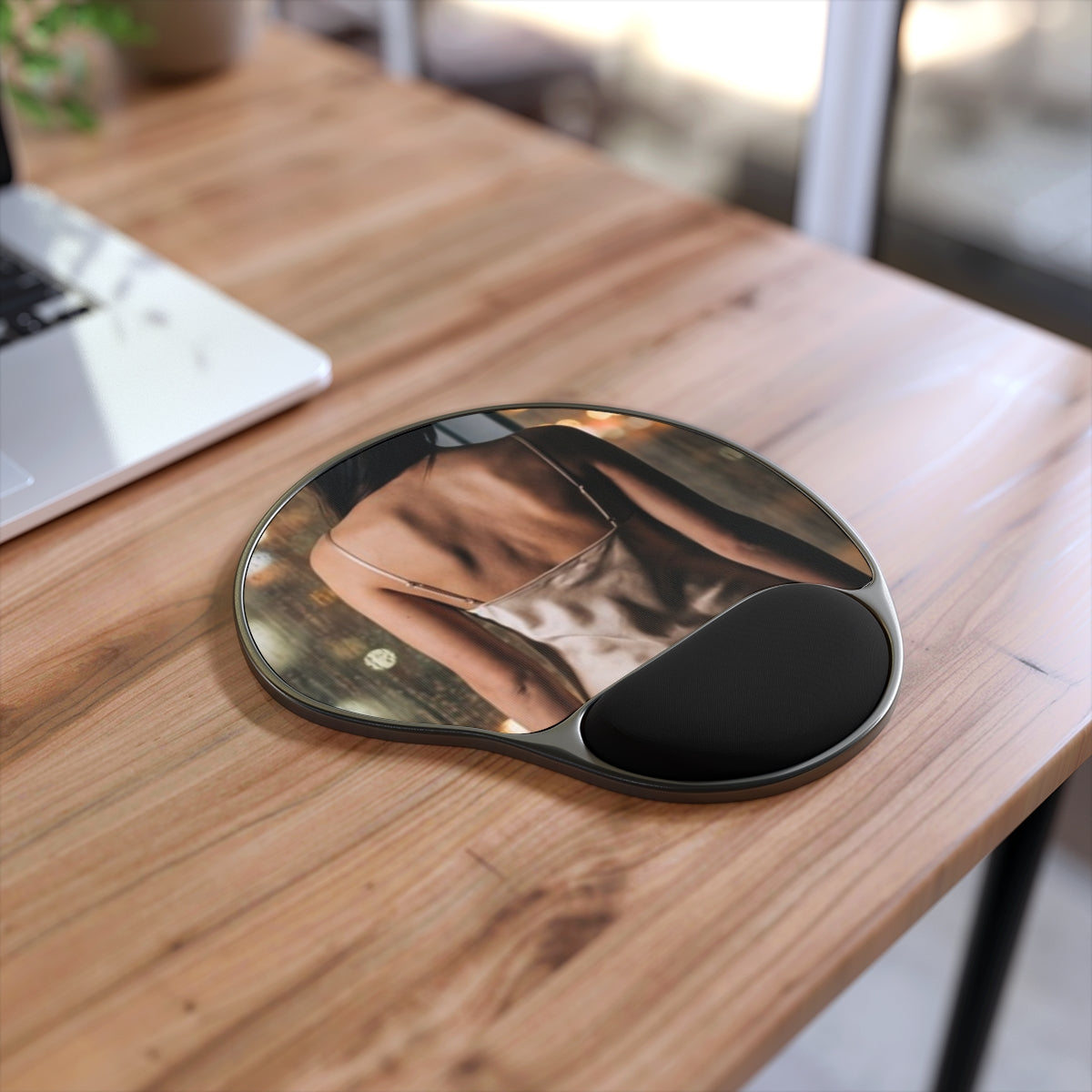 Mouse Pad With Wrist Rest - Rainy City Glow | Echovira...