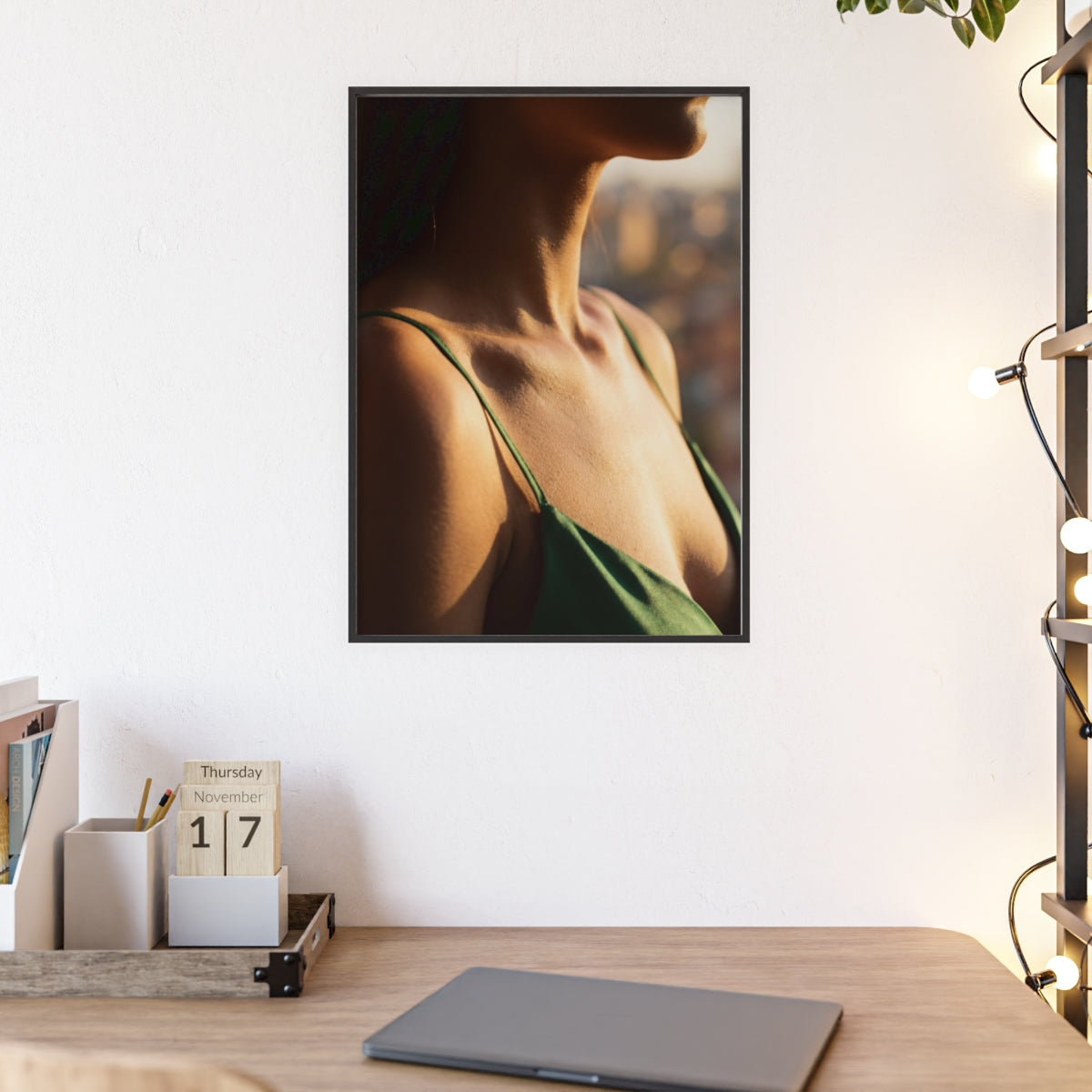 Poster mit Holzrahmen – Sonnenbeschienenes Porträt