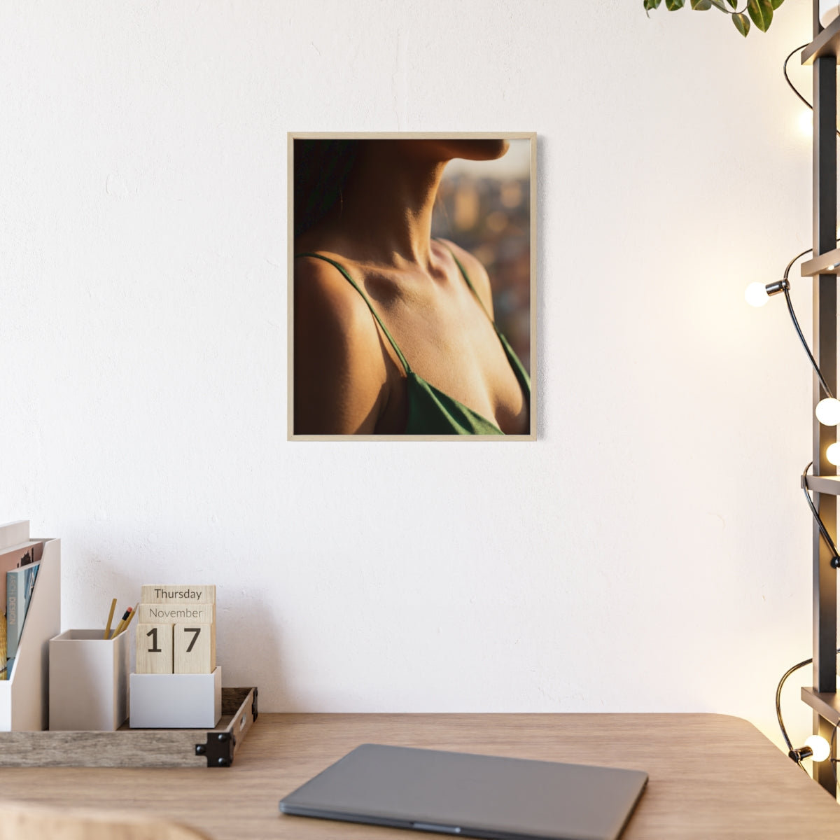 Poster mit Holzrahmen – Sonnenbeschienenes Porträt