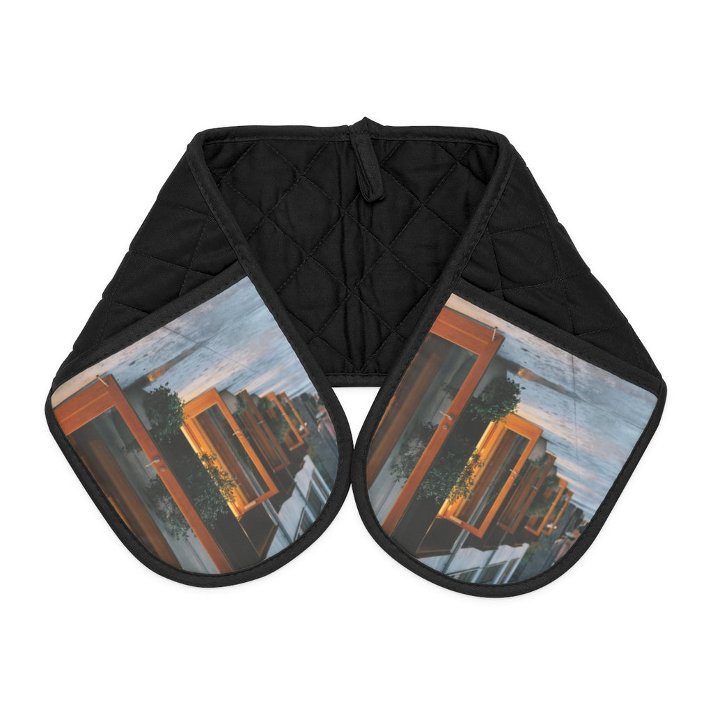 Oven Mitts - Twilight Courtyard Kitchen | Echovira Gallery