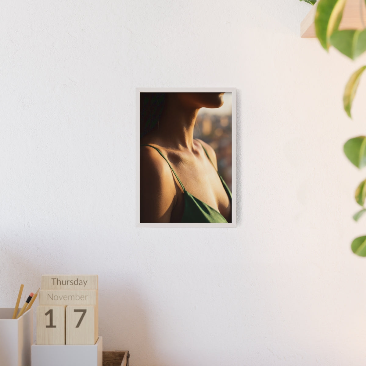 Poster mit Holzrahmen – Sonnenbeschienenes Porträt