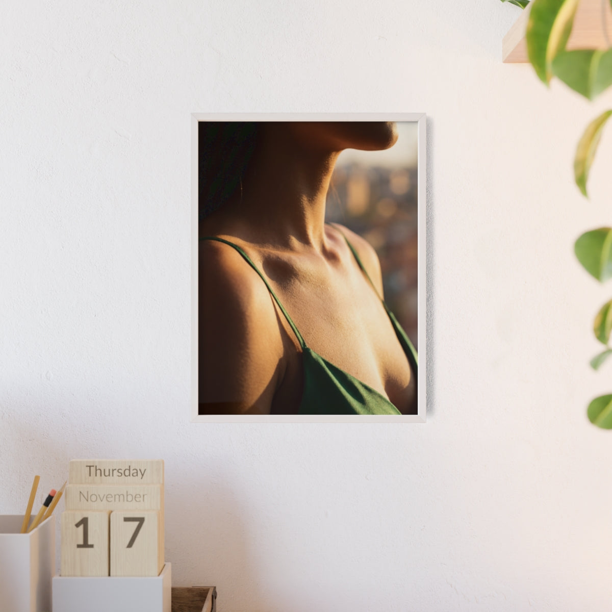 Poster mit Holzrahmen – Sonnenbeschienenes Porträt