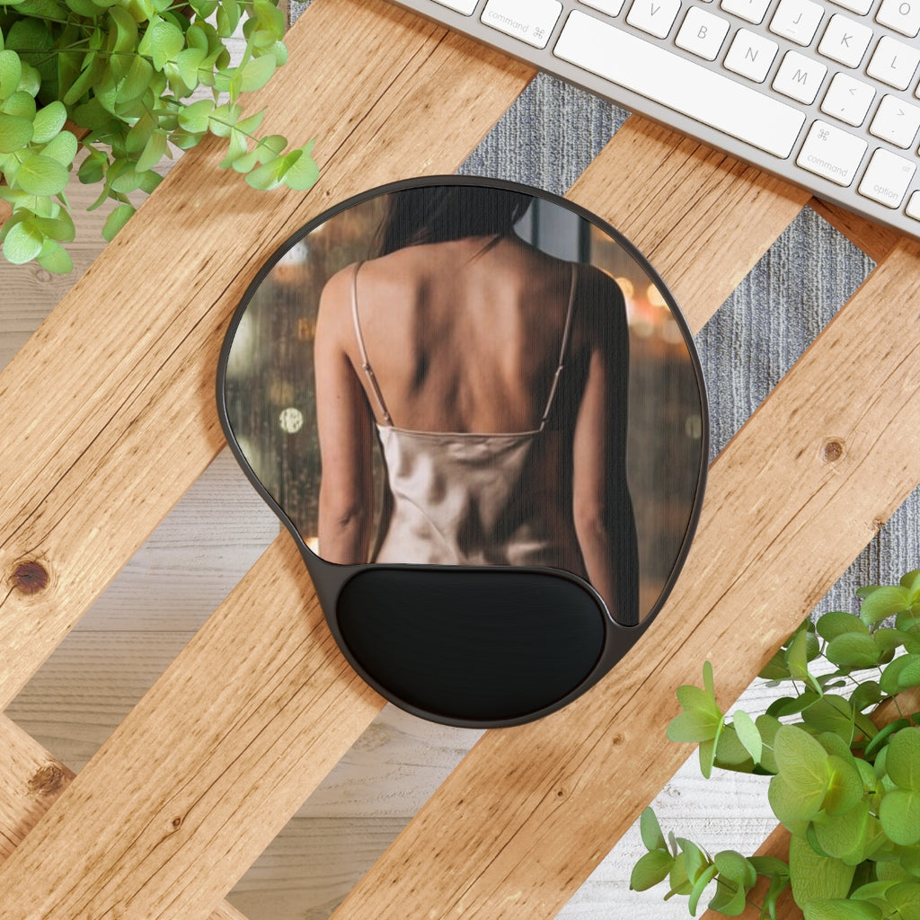 Mouse Pad With Wrist Rest - Rainy City Glow | Echovira...
